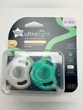 Tommee Tippee ultra light pacifiers